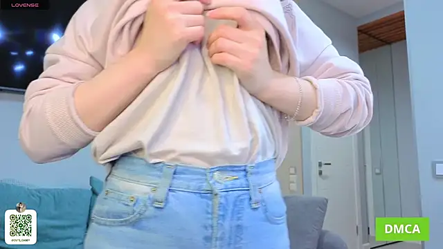 DonnaBurkee online show from October 5, 2025, 4:11 am