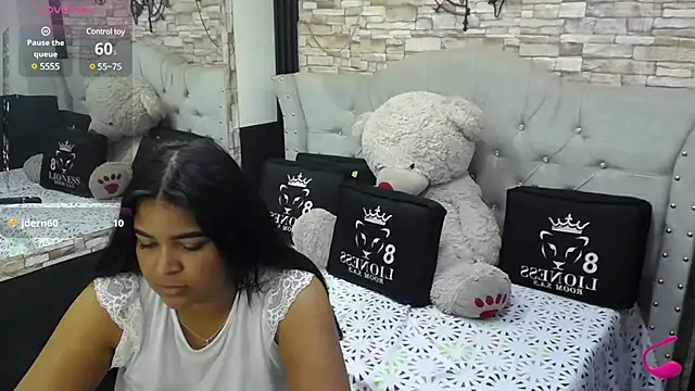 Snapshot of sia_cavad chatting on March 21, 2025, 6:07 pm sia cavad online show from March 21, 2025, 6:07 pm