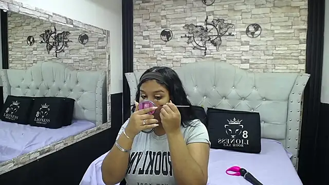 Snapshot of sia_cavad chatting on October 7, 2025, 12:57 pm sia cavad online show from October 7, 2025, 12:57 pm