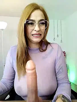 Alessandra Schmoll online show from February 25, 2025, 2:33 pm