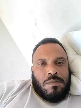 morenorj17 online show from November 1, 2025, 4:20 pm