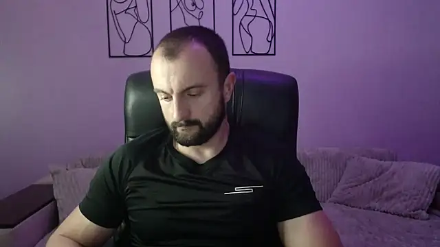 brindlefly6969 online show from September 11, 2025, 11:43 am