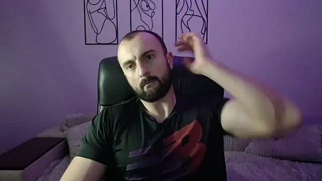 brindlefly6969 online show from November 5, 2025, 11:43 am