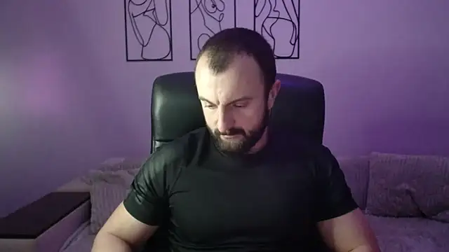 brindlefly6969 online show from November 25, 2025, 12:27 pm