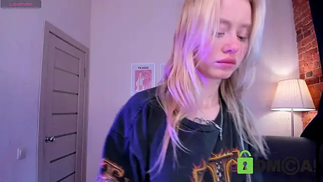 Snapshot of MalenaErnman chatting on February 20, 2025, 1:19 pm MalenaErnman online show from February 20, 2025, 1:19 pm
