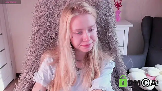 Snapshot of MalenaErnman chatting on October 8, 2025, 8:34 am MalenaErnman online show from October 8, 2025, 8:34 am