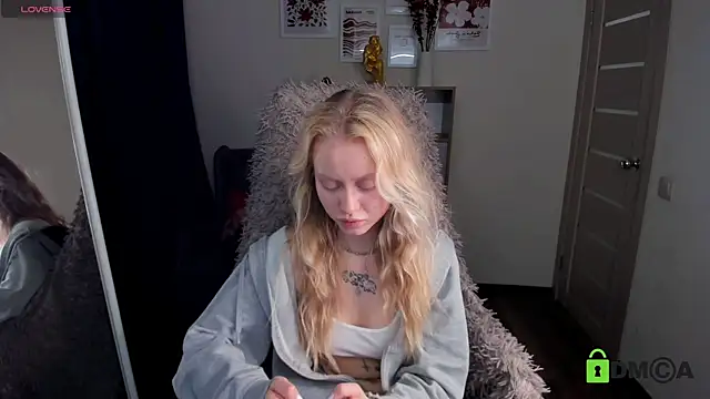 Snapshot of MalenaErnman chatting on November 29, 2025, 10:40 am MalenaErnman online show from November 29, 2025, 10:40 am