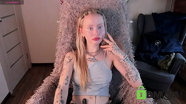 MalenaErnman online show from May 24, 2026, 10:53 am