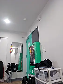 Iliketocooksquirt25 online show from November 24, 2025, 11:04 pm