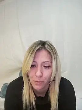 Snapshot of SallyCumLaude chatting on February 16, 2025, 7:15 am SallyCumLaude online show from February 16, 2025, 7:15 am