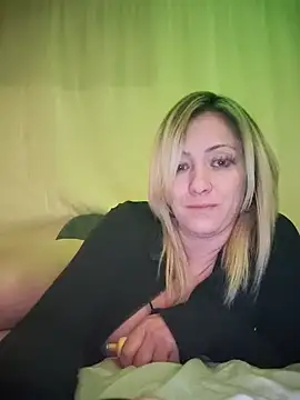 Snapshot of SallyCumLaude chatting on February 16, 2025, 10:21 am SallyCumLaude online show from February 16, 2025, 10:21 am