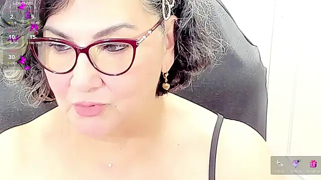 cataleya mom online show from June 3, 2026, 1:41 am
