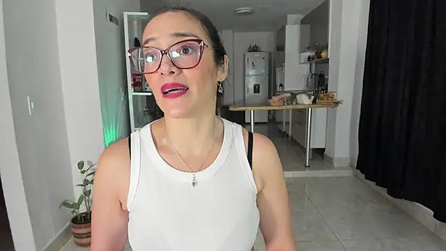 Jessica Herrera  online show from January 26, 2025, 1:20 am