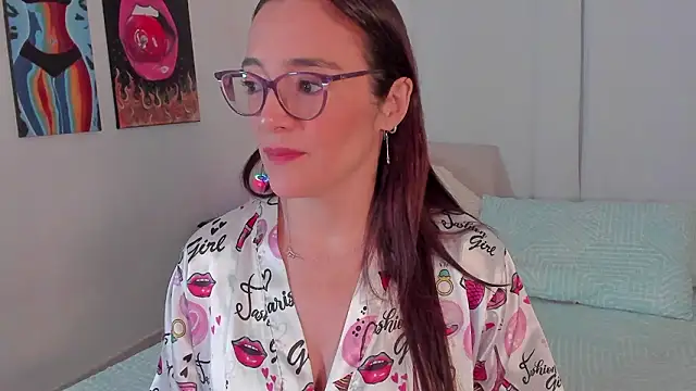 Jessica Herrera  online show from February 9, 2026, 10:30 am