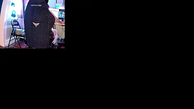 famousALYX online show from July 16, 2026, 7:58 am