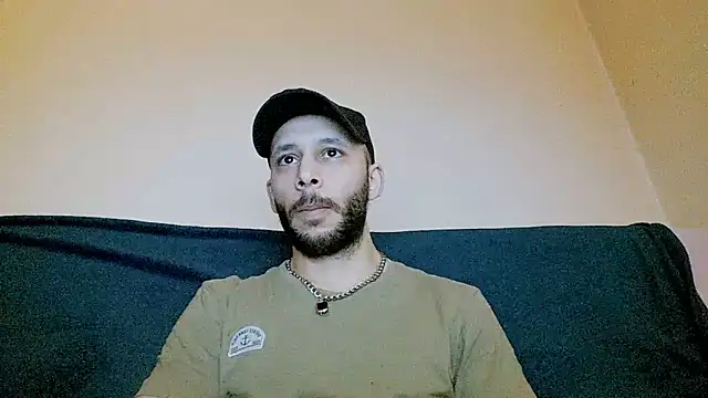 Snapshot of henryaxe chatting on February 25, 2025, 12:14 am henryaxe online show from February 25, 2025, 12:14 am