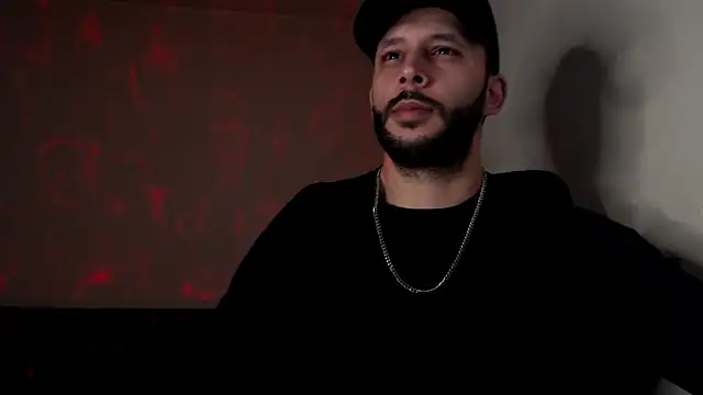 Snapshot of henryaxe chatting on October 2, 2025, 6:48 pm henryaxe online show from October 2, 2025, 6:48 pm