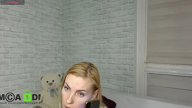 Snapshot of Eyes_Angel chatting on March 8, 2025, 10:56 pm Eyes Angel online show from March 8, 2025, 10:56 pm