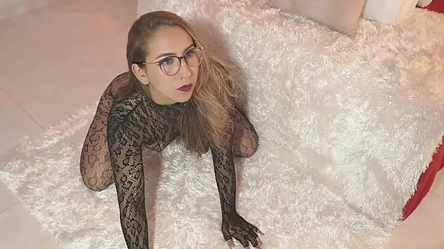 Snapshot of Sofia_Cooper_ chatting on October 10, 2025, 7:46 pm Sofia Cooper online show from October 10, 2025, 7:46 pm