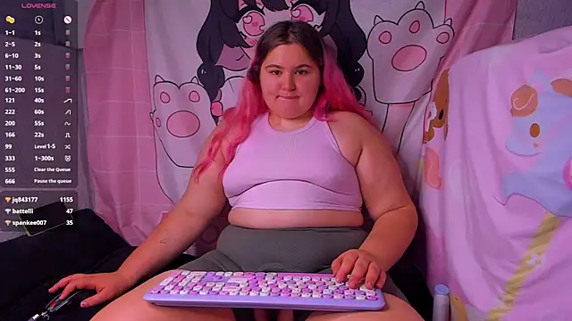 Freakcute  online show from December 8, 2024, 8:15 pm