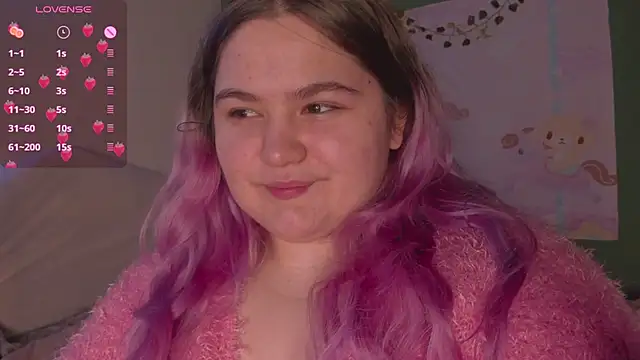 Freakcute  online show from February 17, 2025, 7:42 pm