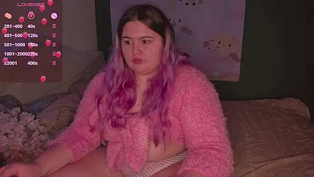 Freakcute  online show from February 17, 2025, 10:47 pm