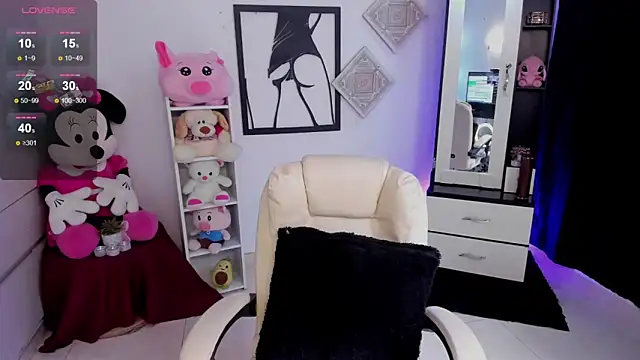 chloejones   online show from January 25, 2025, 3:09 pm