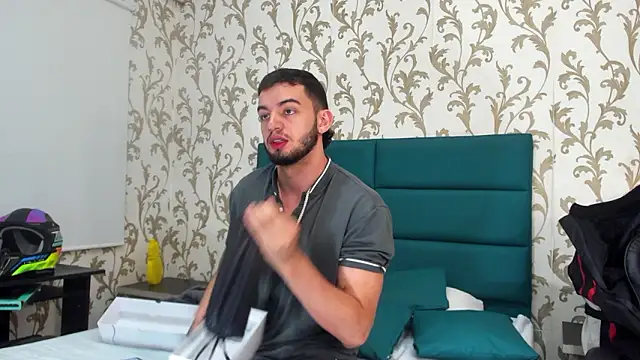 Michael magno online show from December 3, 2024, 10:17 am