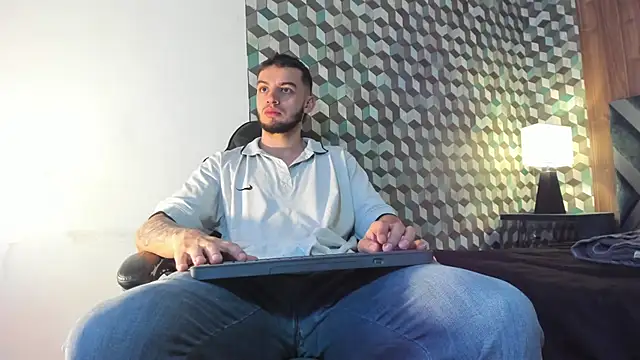 Michael magno online show from January 22, 2025, 3:29 pm