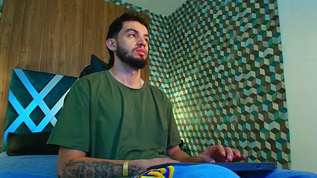 Michael magno online show from October 25, 2025, 8:25 pm