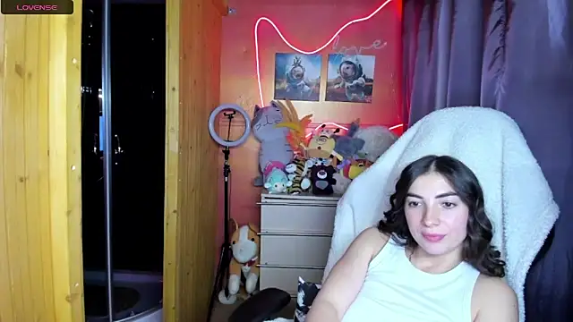 Fiery Brunette  online show from May 24, 2026, 4:50 am