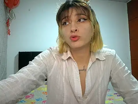 Mia foster1 online show from May 26, 2026, 11:01 pm