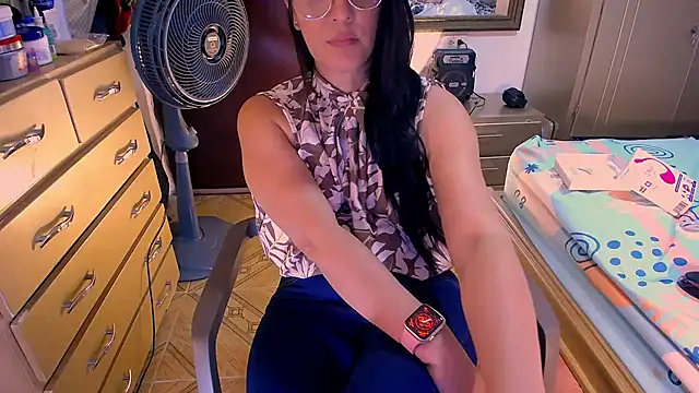 BitterMomXxx online show from December 5, 2024, 3:48 am