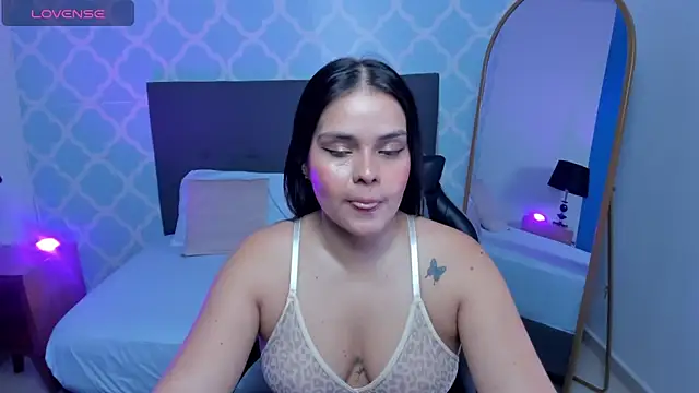 ayla13  online show from February 16, 2026, 7:21 pm