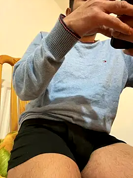 Snapshot of rhuh3991 chatting on December 1, 2024, 11:14 pm rhuh3991 online show from December 1, 2024, 11:14 pm