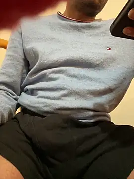 Snapshot of rhuh3991 chatting on December 3, 2024, 8:39 pm rhuh3991 online show from December 3, 2024, 8:39 pm