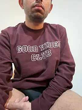 Snapshot of rhuh3991 chatting on December 15, 2024, 4:51 am rhuh3991 online show from December 15, 2024, 4:51 am