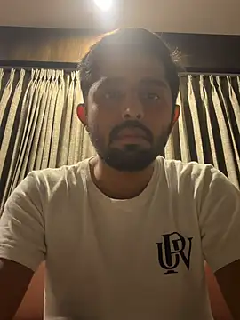 rhuh3991 online show from April 19, 2026, 8:22 pm