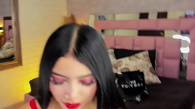 catalina  23 online show from February 4, 2025, 8:17 pm