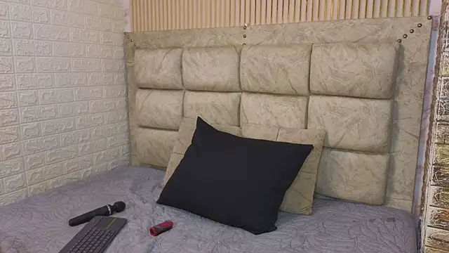 catalina  23 online show from April 14, 2026, 12:44 pm