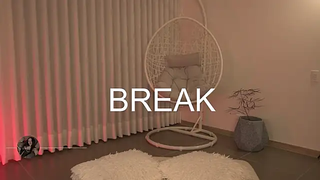 Daihanwatson  online show from December 12, 2024, 4:48 am