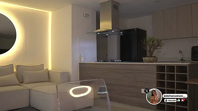 Daihanwatson  online show from April 16, 2026, 10:56 pm