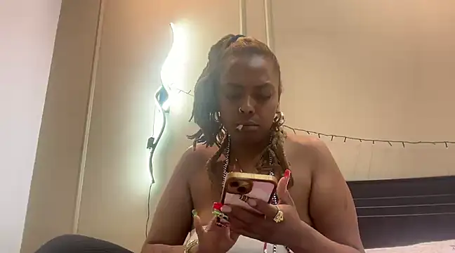 ChocolateCakeQueen online show from January 7, 2025, 12:24 am