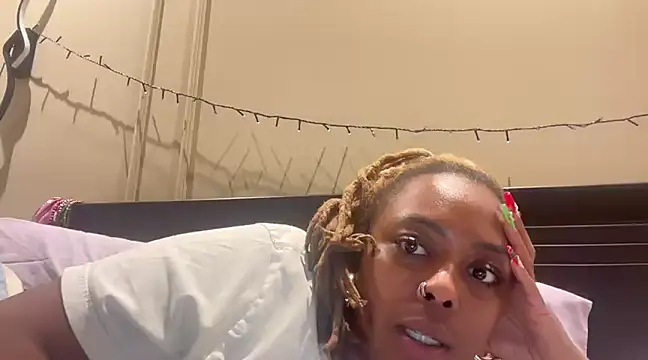 ChocolateCakeQueen online show from January 7, 2025, 6:59 am