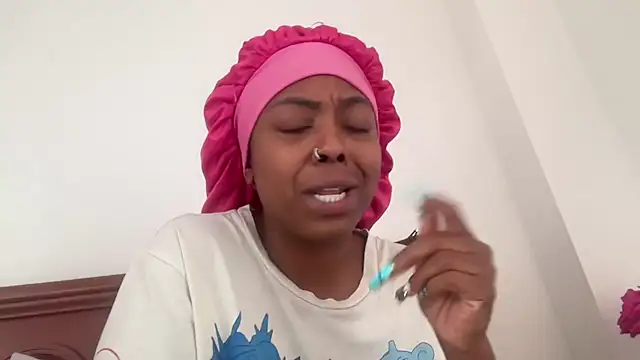 ChocolateCakeQueen online show from October 1, 2025, 1:28 pm