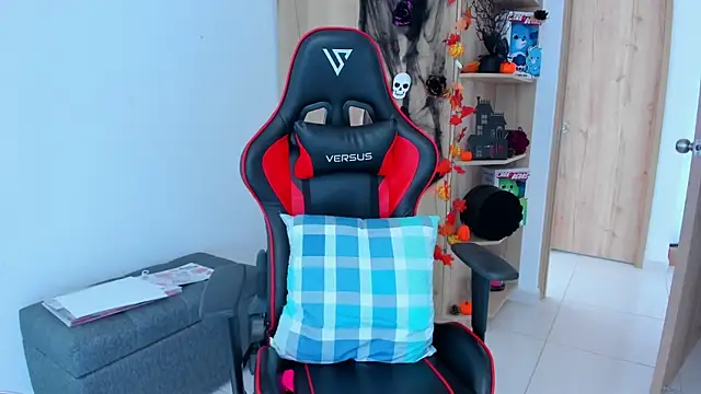  amanda seyfried19 online show from October 23, 2025, 5:01 pm