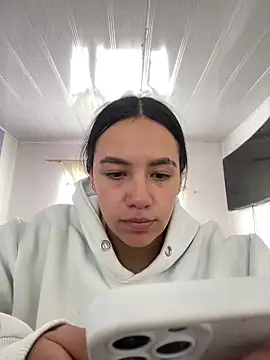 hannahb-e online show from February 3, 2026, 4:01 pm