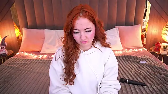 Marina Mur  online show from February 13, 2025, 5:37 am