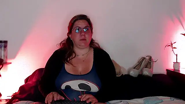 katie joness  online show from October 10, 2025, 9:30 am