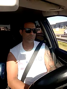 hecwil8 online show from December 19, 2025, 12:01 pm